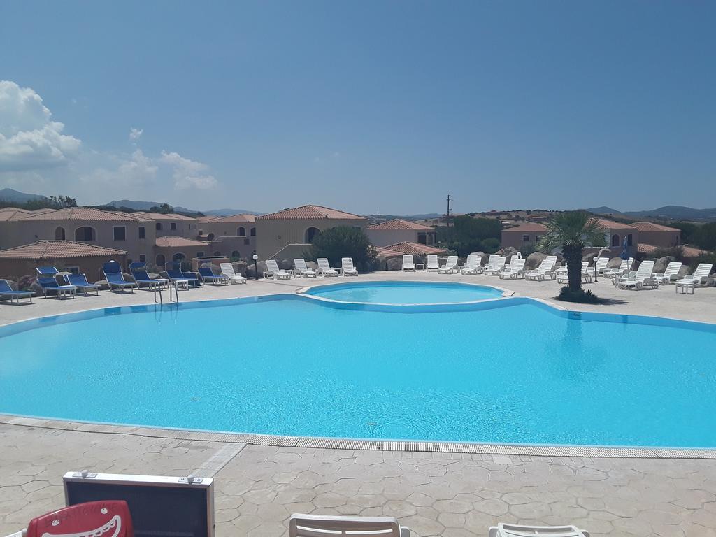 Sardinia Beach Apartments Aglientu Exterior photo